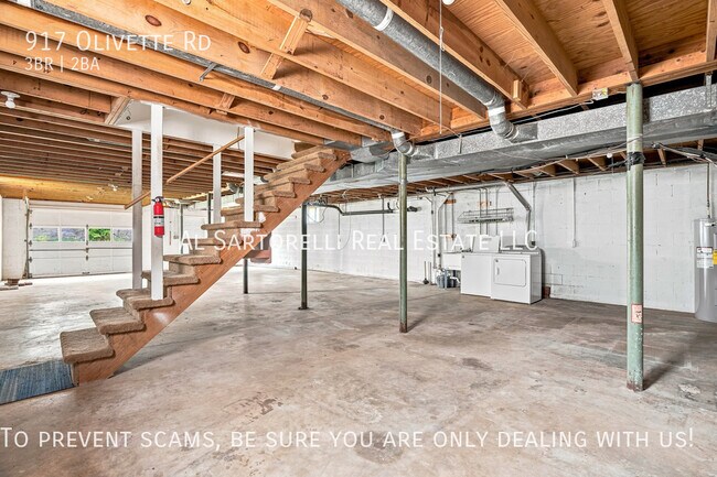 Building Photo - 917 Olivette Rd