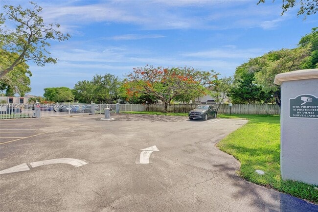 Building Photo - 4600 SW 67th Ave