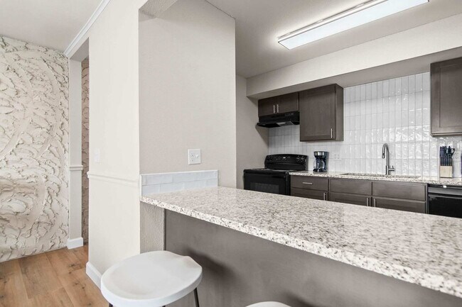 Building Photo - 2309 Cherry Hills Dr