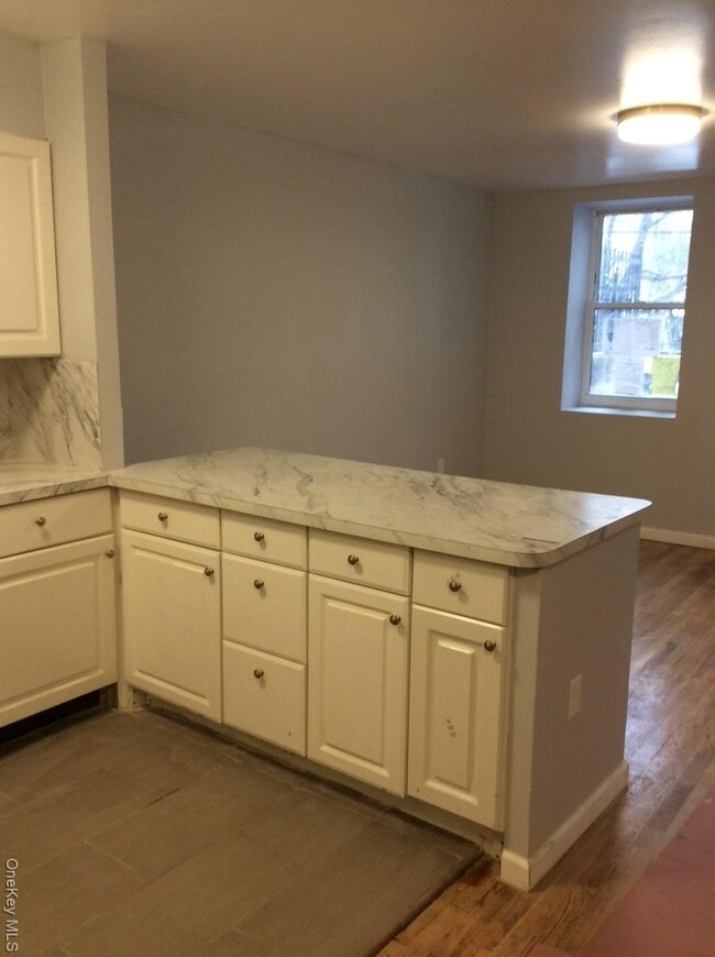 Building Photo - 44 S Bleeker St