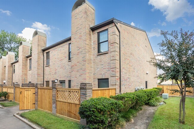 Building Photo - 9800 Pagewood Ln