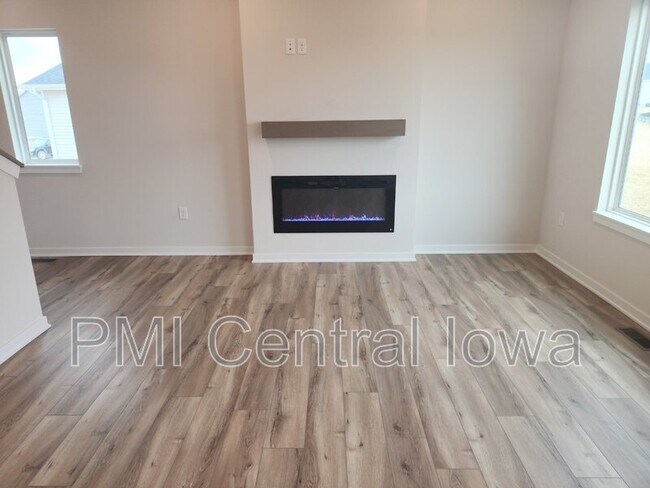 Building Photo - 2940 Lund St