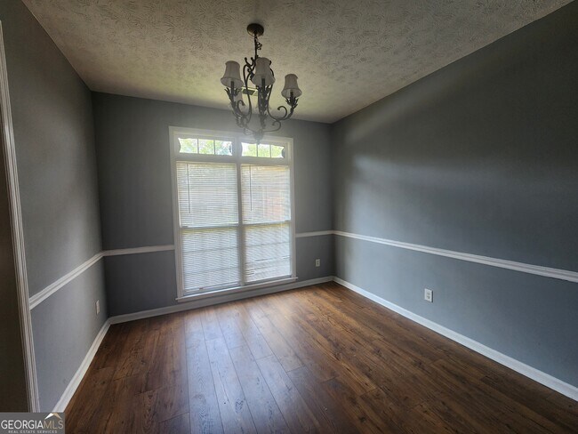 Building Photo - 7168 Village Loop