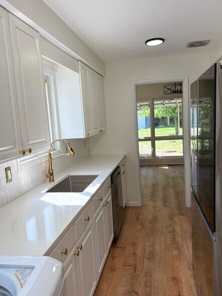 Building Photo - 516 Bayfair Dr