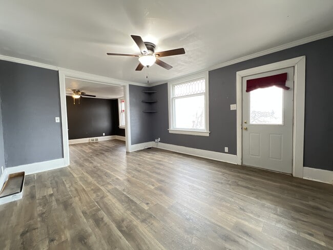 Building Photo - 2443 Division St