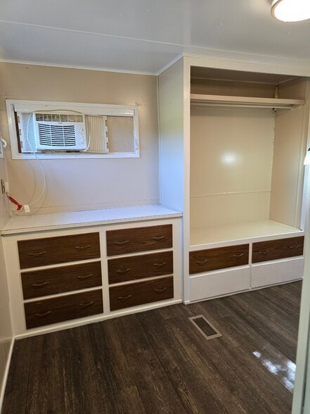 Building Photo - 145 Maugham Dr