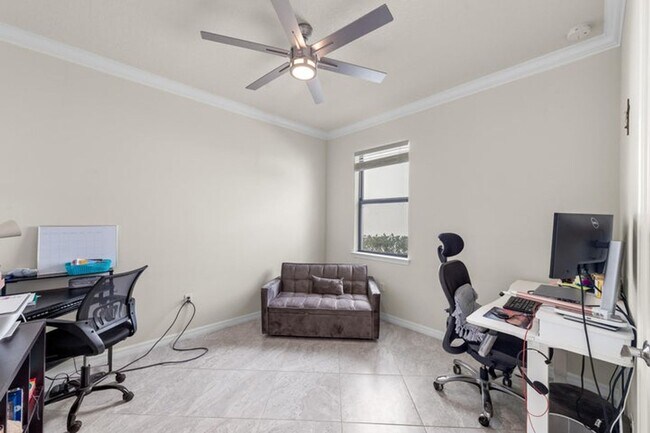 Building Photo - 4762 Roldan Ct