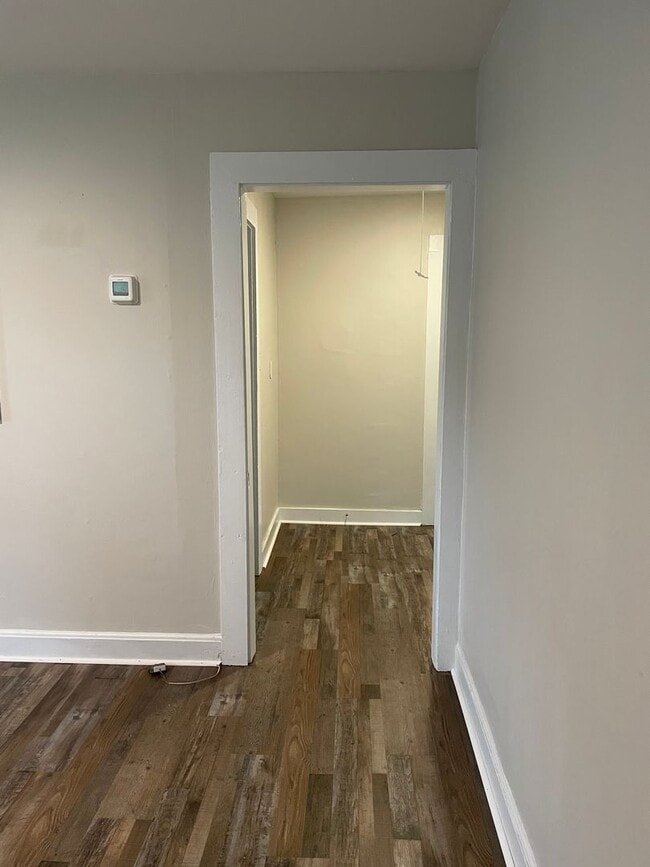 Building Photo - Newly Renovated
