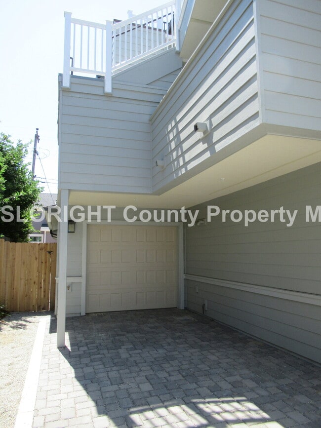 Building Photo - AVAILABLE JANUARY - Downtown SLO Studio with Great Views