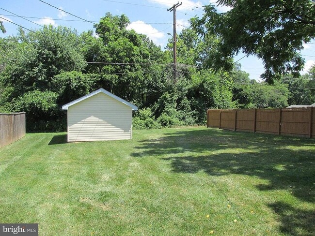 Building Photo - 5635 Oregon Ave