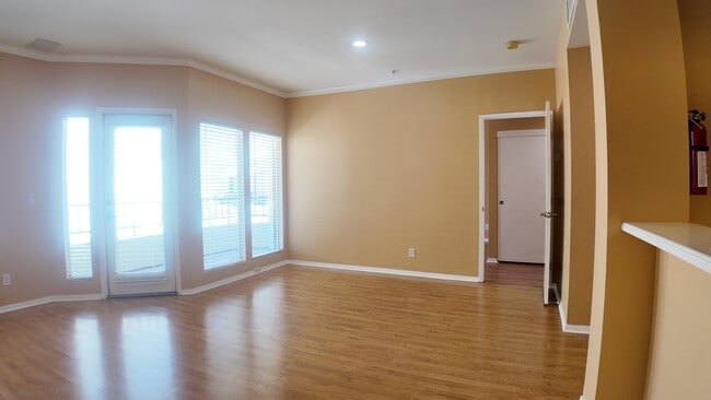 Building Photo - 655 Columbia St