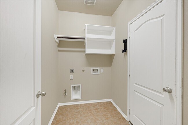 Building Photo - 15842 Lost Anchor Way Ln