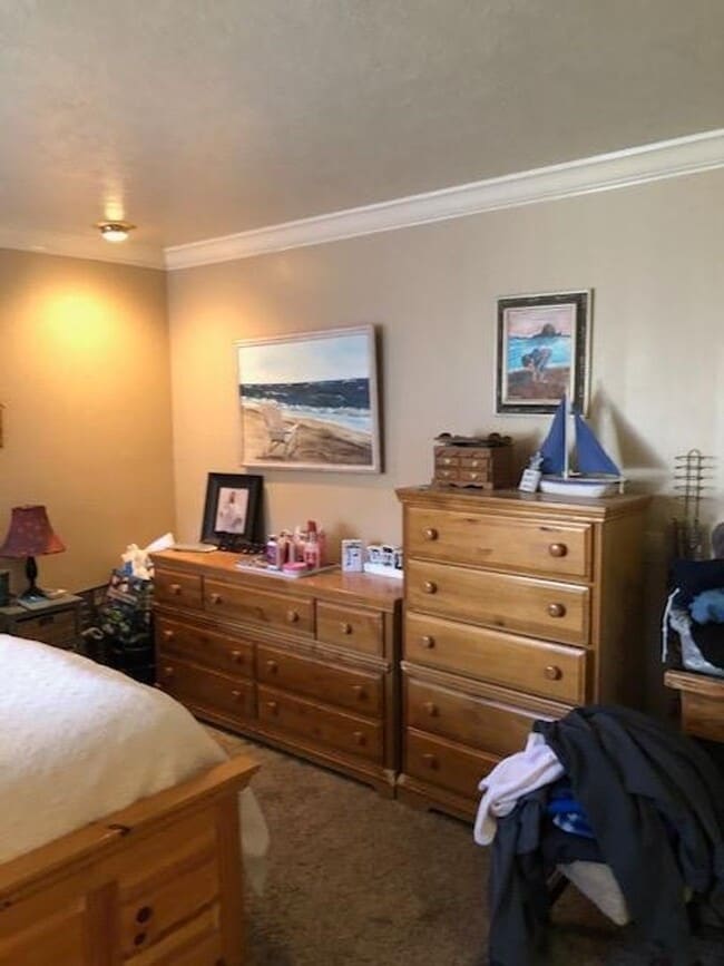 Building Photo - Awesome Shadowbrook Townhome in the Center of it all!