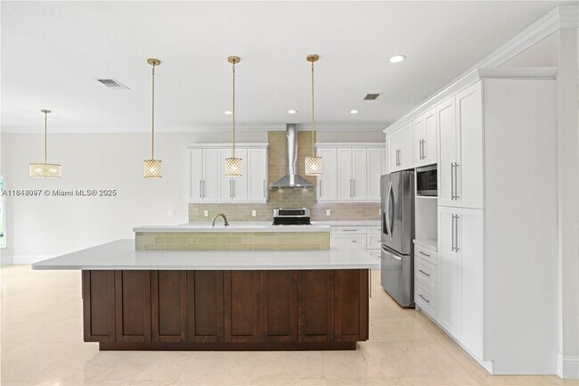 Building Photo - 720 Cypress Pointe Dr W