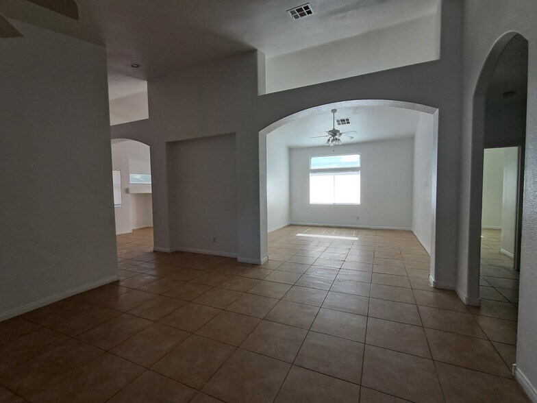 Building Photo - 2642 Sunday Grace Dr