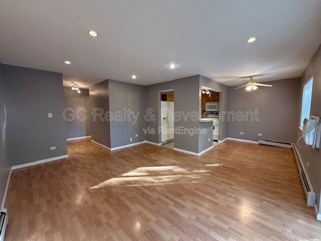 Building Photo - 834 College Blvd