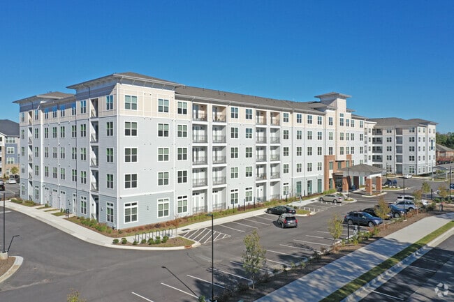 Building Photo - Overture Hamlin