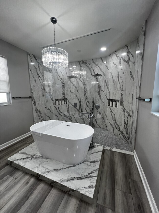 Building Photo - 14120 Reflection Lakes Dr