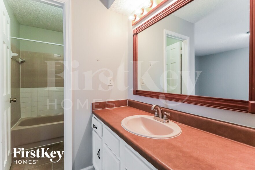 Building Photo - 2803 Gailwood Dr