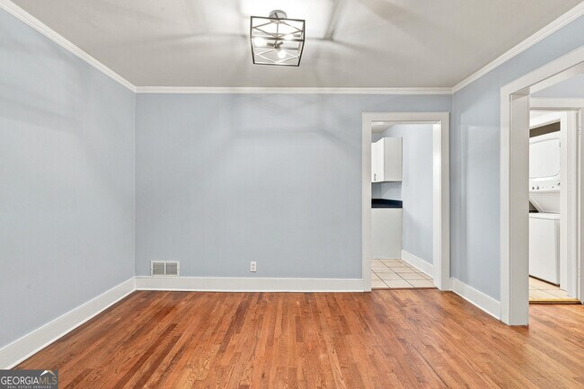 Building Photo - 1466 E Rock Springs Rd NE