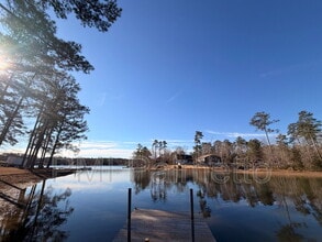 Building Photo - 222 Indian Creek Cir