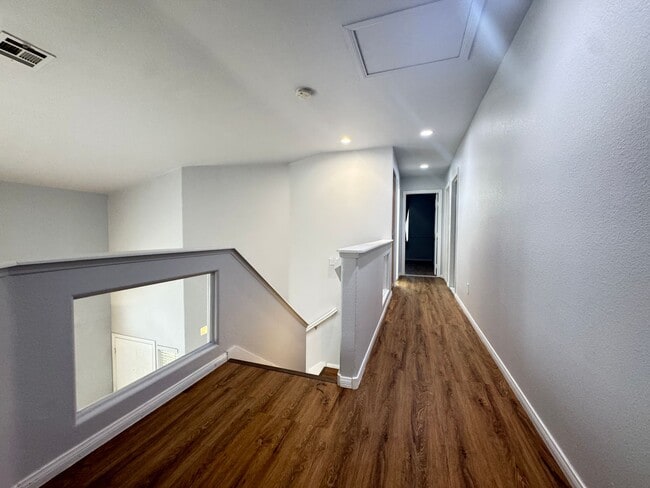 Building Photo - 3310 Robin Nest Ct