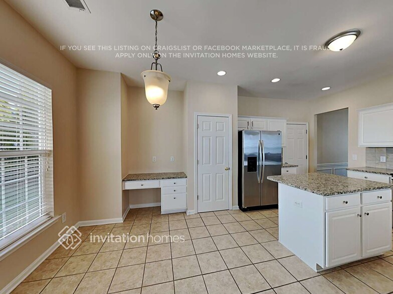 Building Photo - 3009 Azalea Hills Dr