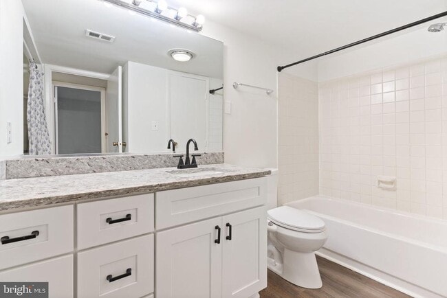 Building Photo - 5766 Rexford Ct