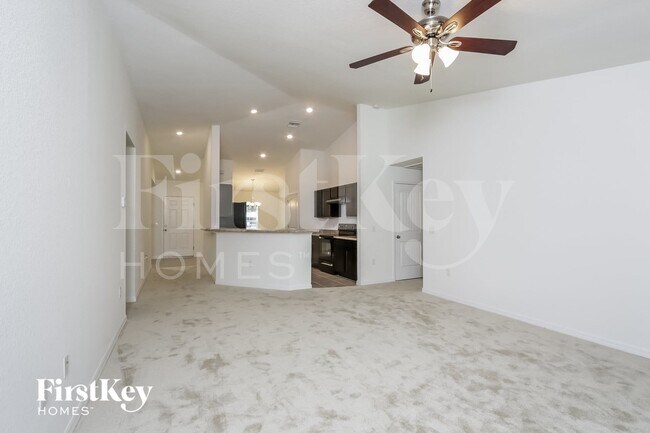 Building Photo - 4611 Belladonna Ave