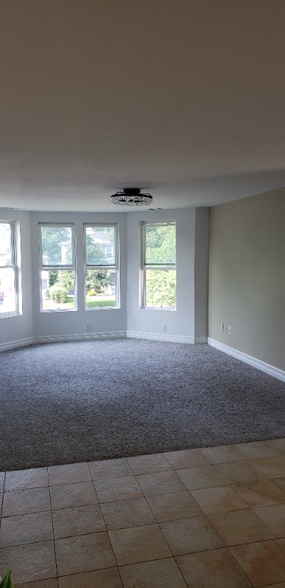 Building Photo - 517 Park Ave