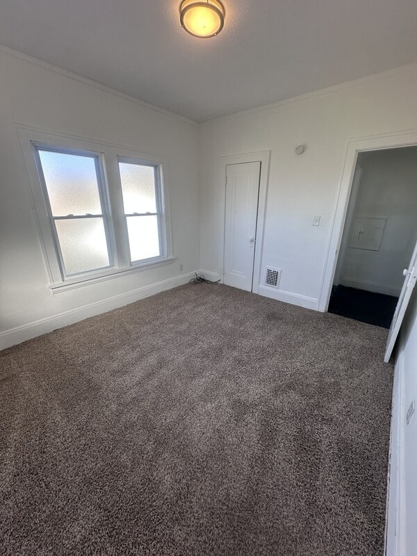 Building Photo - 3412 E 147th St