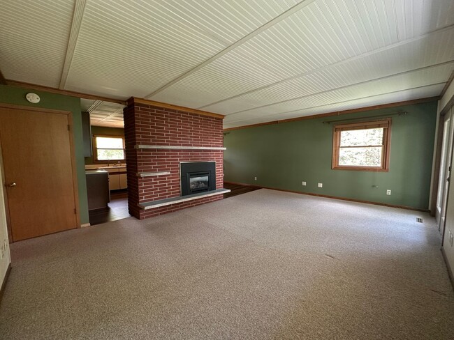 Building Photo - 2830 Waubesa Ave