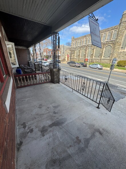 Building Photo - 5102 Spruce St