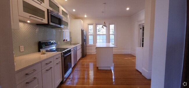 Building Photo - 110 Melville Ave