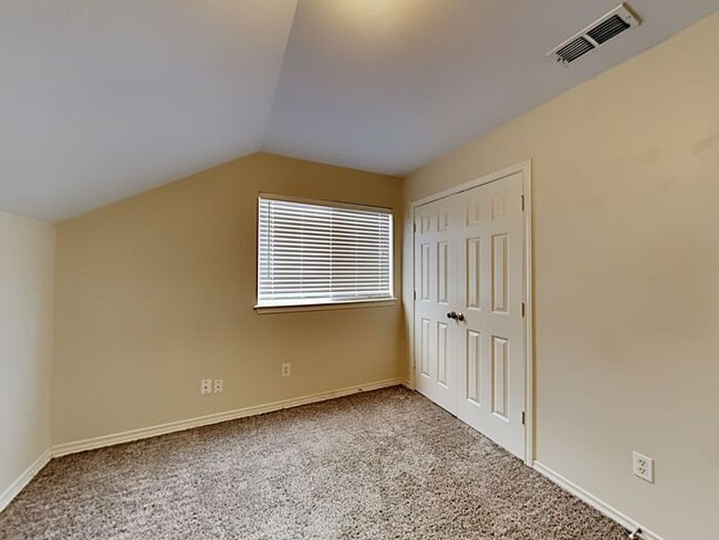Building Photo - 3013 S Fork Dr