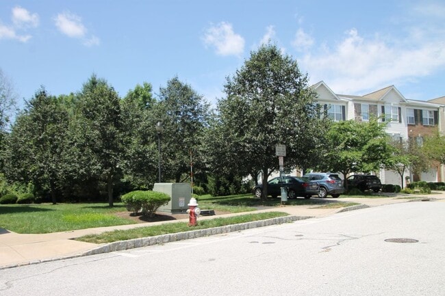Building Photo - 157 Hudson Dr