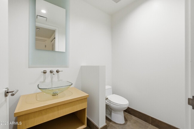 Building Photo - 15215 N Kierland Blvd