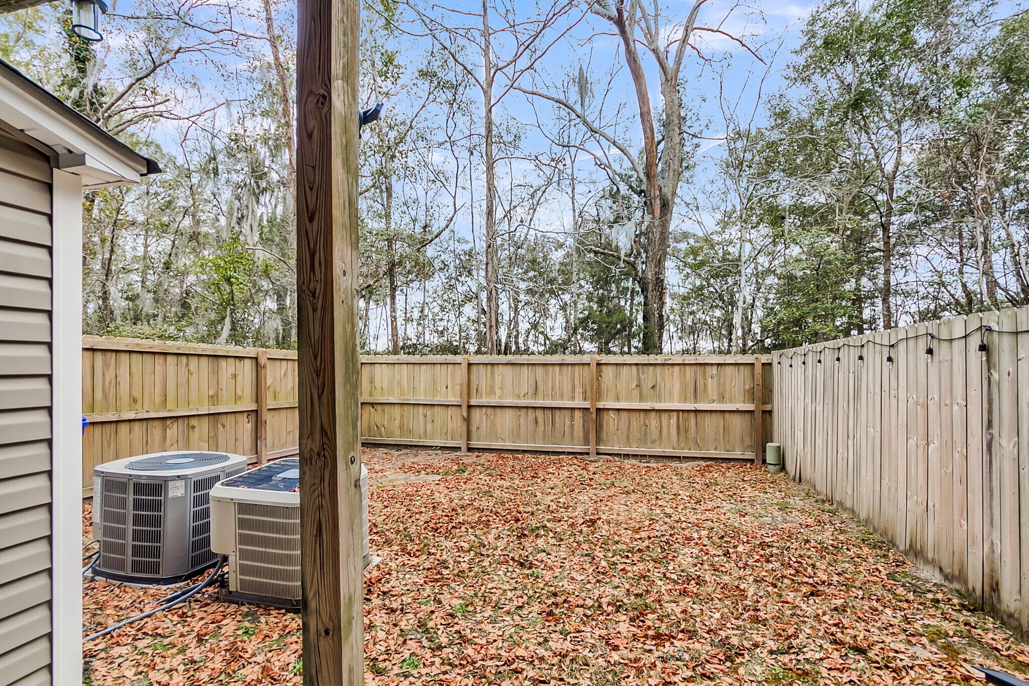 Building Photo - 4668 Palm View Cir