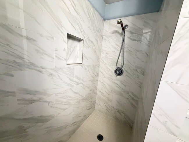 Building Photo - 5503 Bertellis Ln