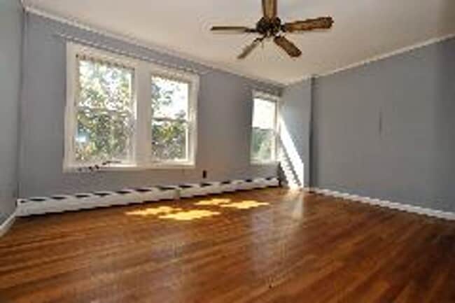 Building Photo - Brookline - 2  Bedroom Apt - Available NOW...