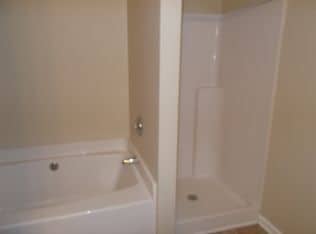Building Photo - 3BR / 2.5 BATH TOWNHOME * COLLEGE PARK GA