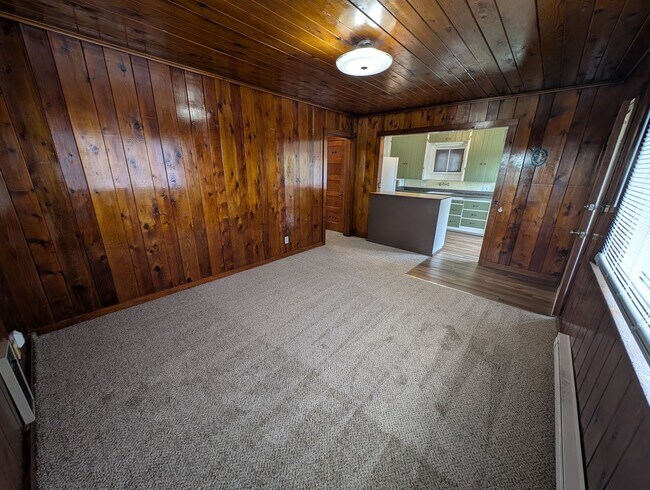 Building Photo - Manette View Apartment For Rent! Will Not Last Long! Available Now!