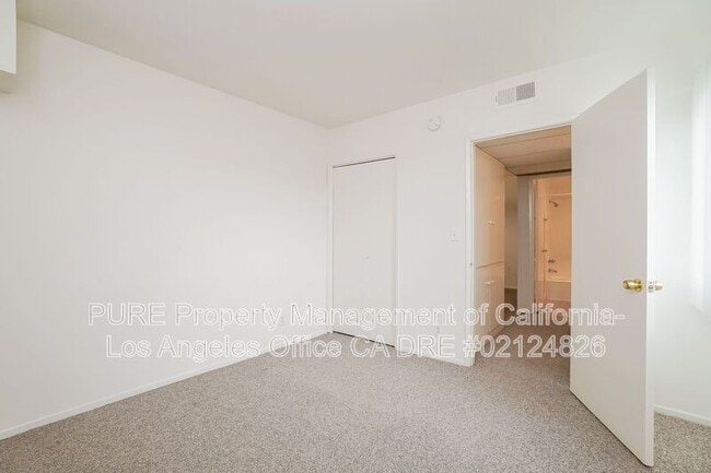 Building Photo - 8745 Delgany Ave