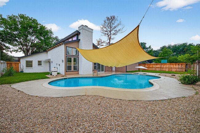 Building Photo - 3006 Golden Hills Ln