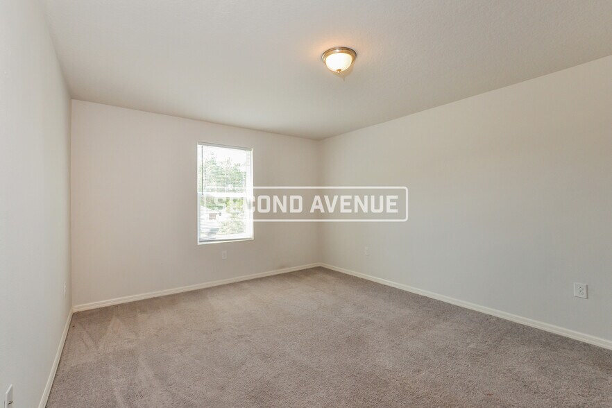 Building Photo - 41 Raemoor Dr