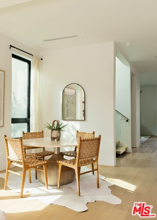 Building Photo - 9064 Harland Ave