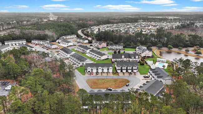 Building Photo - 230 Sonoma Dr