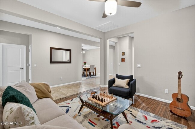 Building Photo - 8984 W Diana Ave