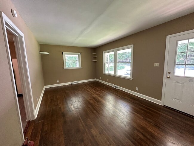 Building Photo - One Story House in Madison Heights