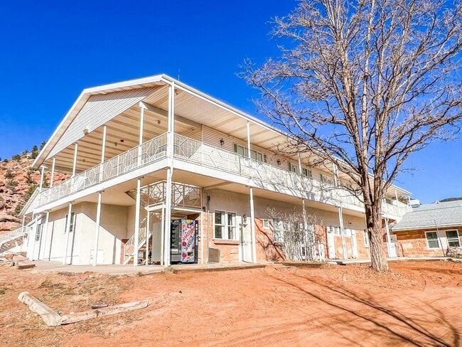 Building Photo - S207 Renovated Studio Apartment! Utilities Included!